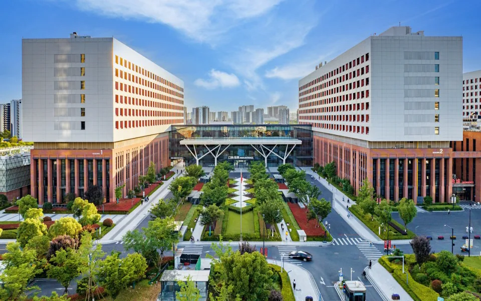 Blank image placeholder for the Zhejiang University First Hospital listing card
